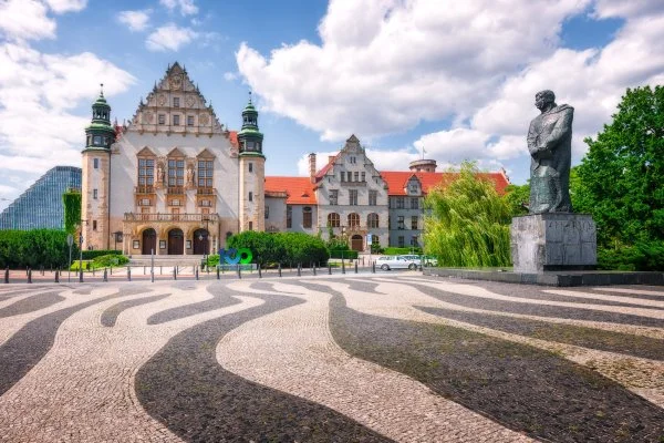 دانشگاه آدام میکیویچ پوزنان لهستان