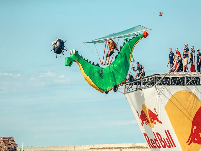 رویداد Flugtag برند ردبول