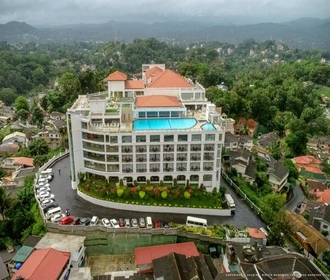 The Grand Kandyan kandy