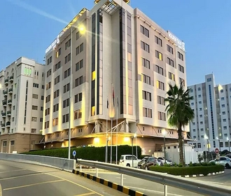 Golden Tulip Muscat