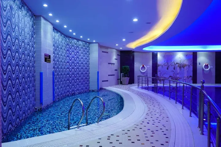 استخر هتل شایان کیش