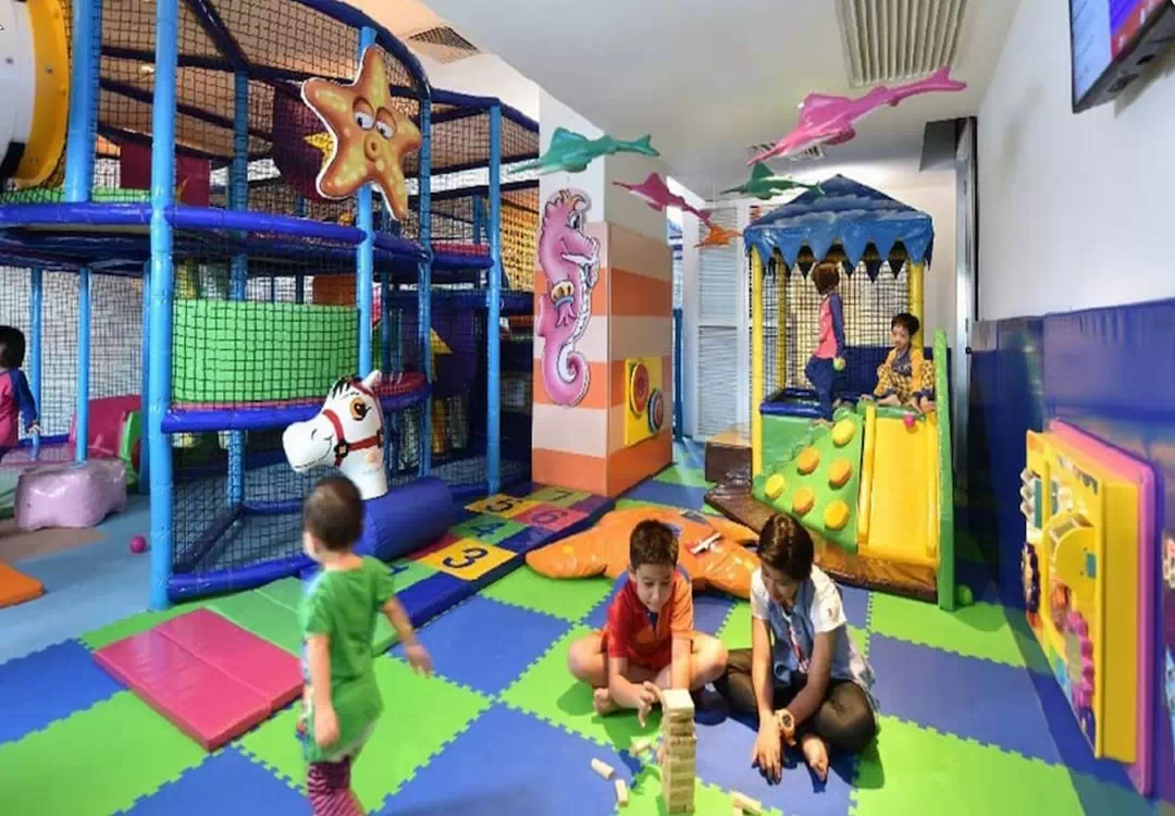 کلوپ کودکان لکسیس سوئیت پنانگ