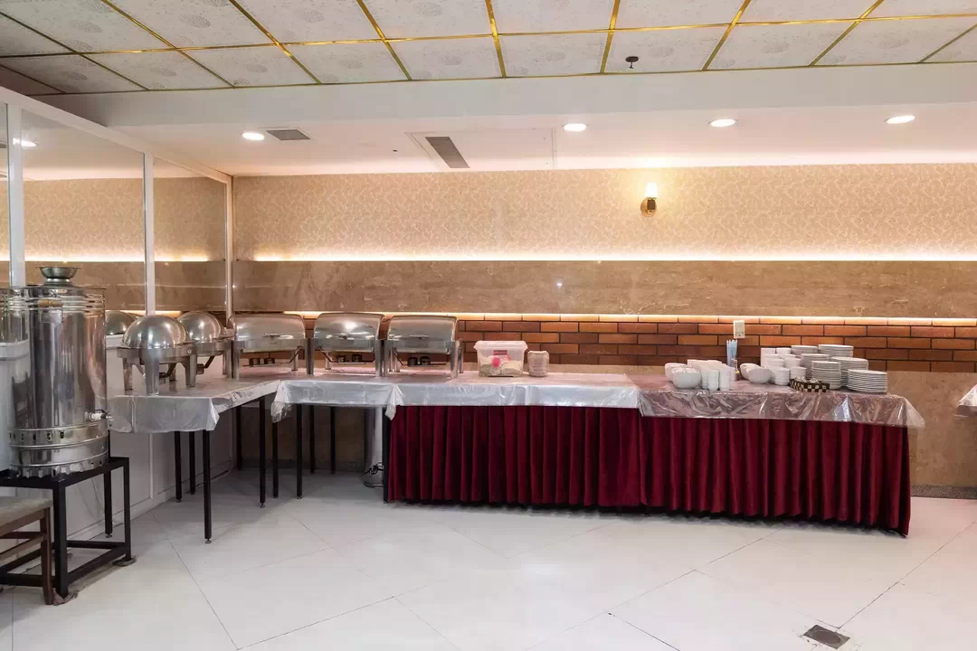 رستوران هتل سی و سه پل مشهد