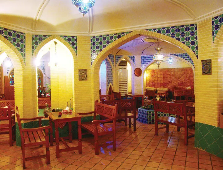 رستوران هتل پارمیس کیش