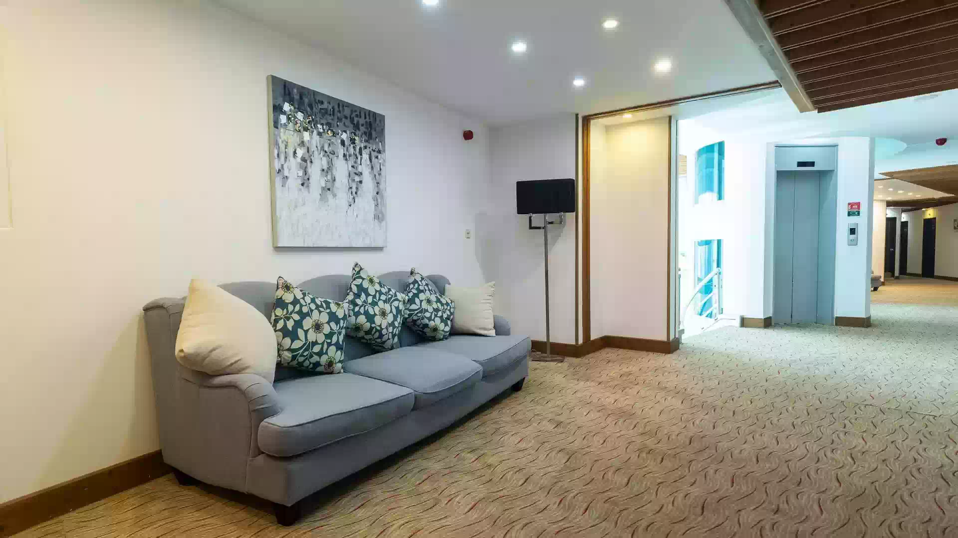 راهرو طبقات هتل صدف کیش