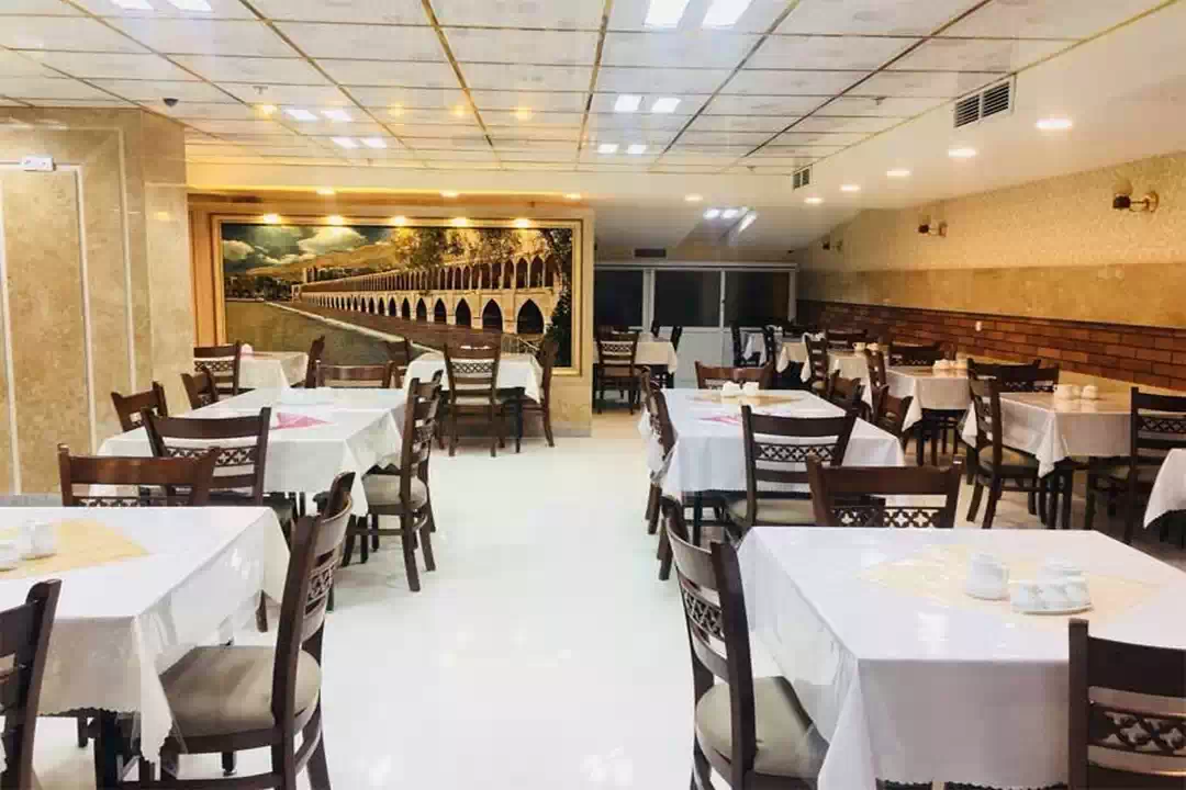 رستوران هتل سی و سه پل مشهد