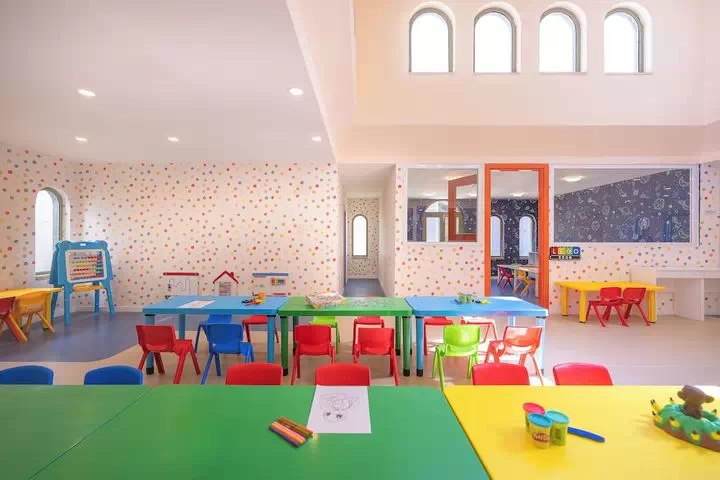 اتاق بازی هتل ونزیا پالاس دلوکس ریزوت 