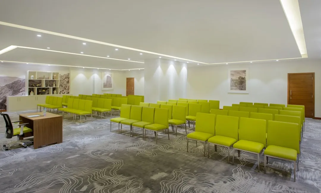 اتاق کنفرانس هتل ویندهام گاردن الخویر