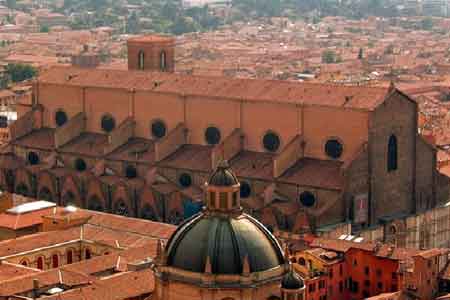 دانشگاه بولونیا ایتالیا