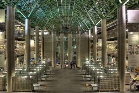 دانشگاه پزشکی ورشو لهستان